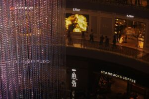 Why Modular LED Screens Are Revolutionizing Pop-Up Retail Displays