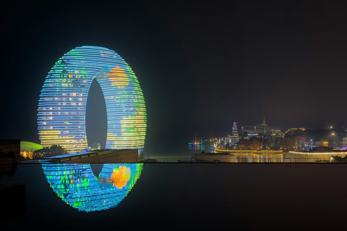 Unlock Creative Potential with Curved LED Display Systems