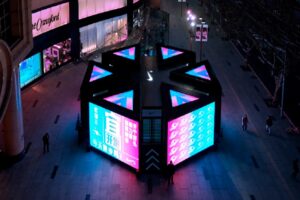 How Cross-Border E-Commerce Can Leverage Creative LED Display Solutions